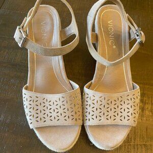 Vionic espadrille wedge sandal,  Size 7 1/2